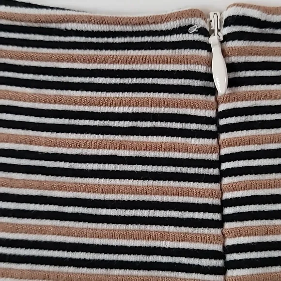 Woman's Talbots 1X Short Sleeve Top, Zipper in Back, Preloved Tan Black pinstrip - Picture 11 of 13
